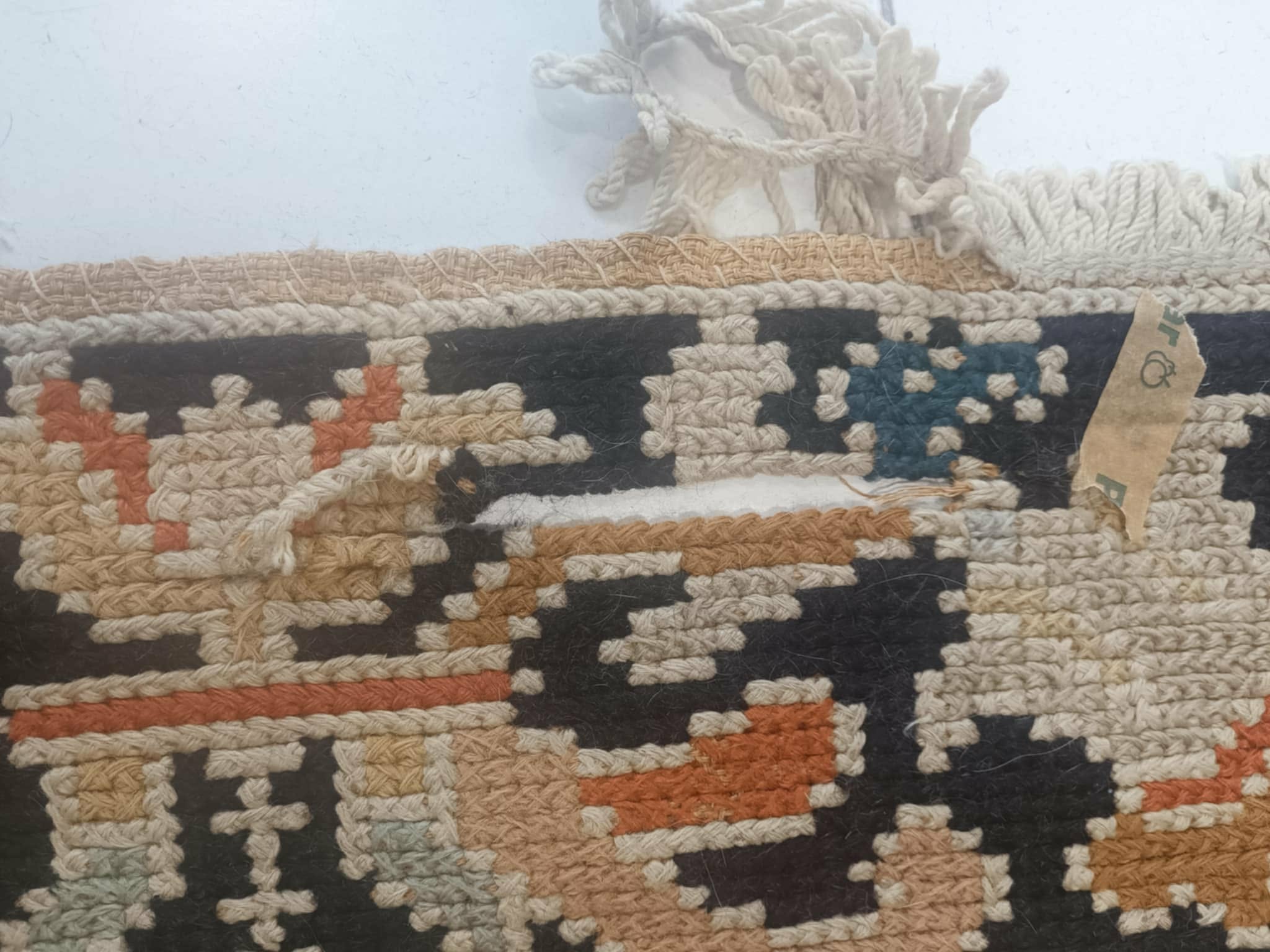 Tapete danificado, antes do restauro